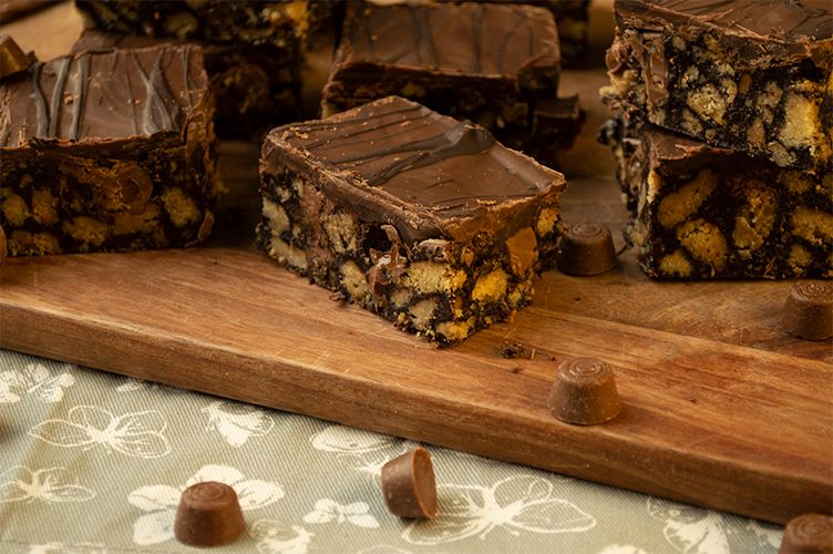 Chocolate Caramel Cups Tiffin